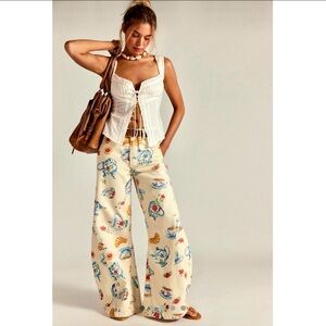 NWT We The Free People Eden Slouch Printed High Tea Pots Croissant Jeans Size 26